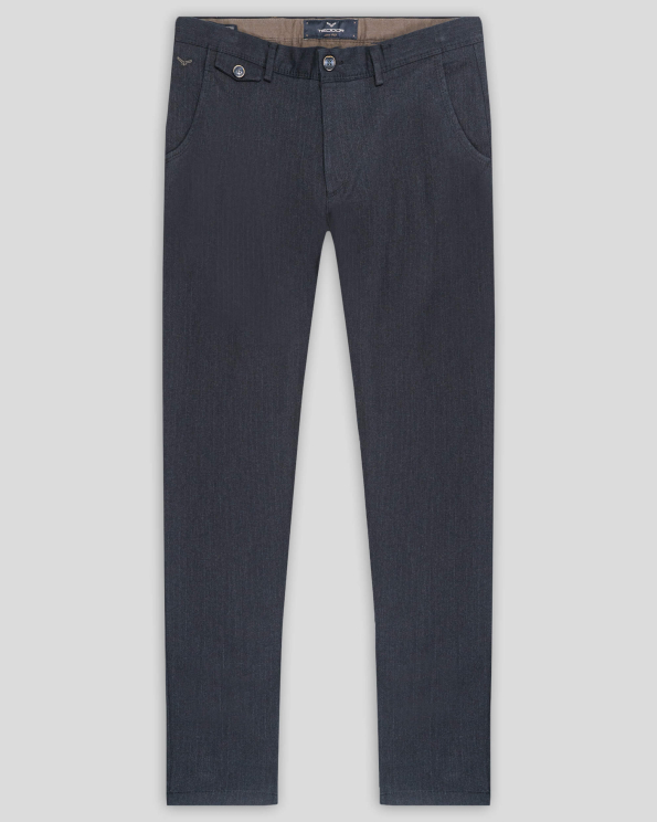 ТЪМНО СИН ЧИНО ПАНТАЛОН СИЛНО ВТАЛЕН СИЛУЕТ В ДИСКРЕТНО РАЙЕ 