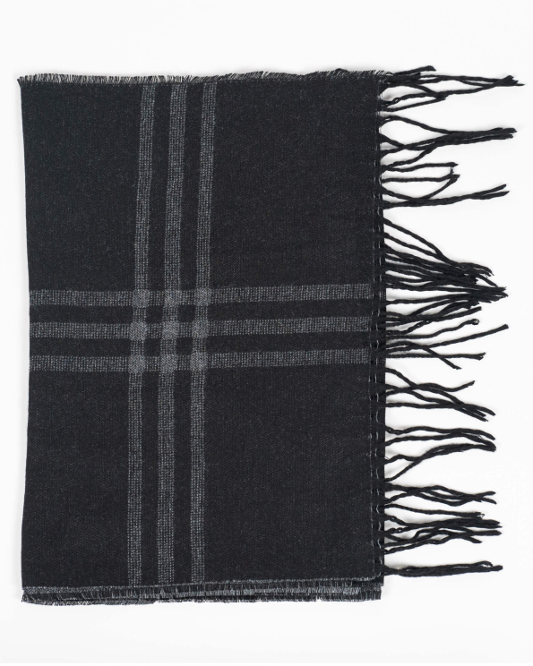 ЧЕРЕН ШАЛ С РЕСНИ В СИВО КАРЕ 