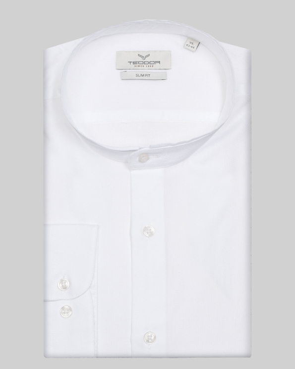 БЯЛА ПАМУЧНА РИЗА С ПОПСКА ЯКА В СИТНА СТРУКТУРА С ЛОГО