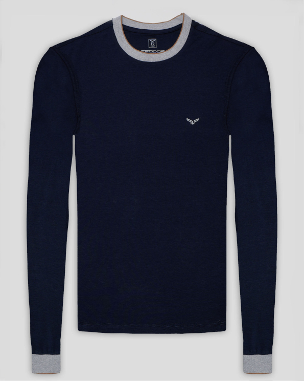 ТЪМНОСИНЯ БЛУЗА ТРИКО ОТ ПАМУК И МОДАЛ С ЛОГО ПРИНТ