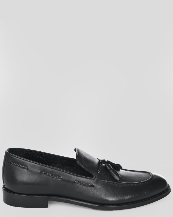 ЧЕРНИ МОКАСИНИ ОТ ГЛАДКА КОЖА С ПИСКЮЛ