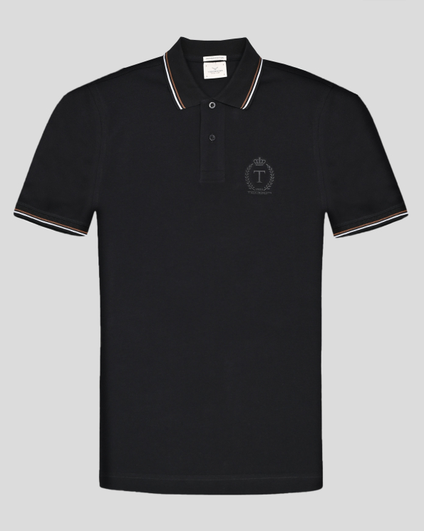 ЧЕРНА ТЕНИСКА С ЯКА ОТ PREMIUM ПАМУК С КОНТРАСТНА ДЕСЕНАЦИЯ И ЛОГО