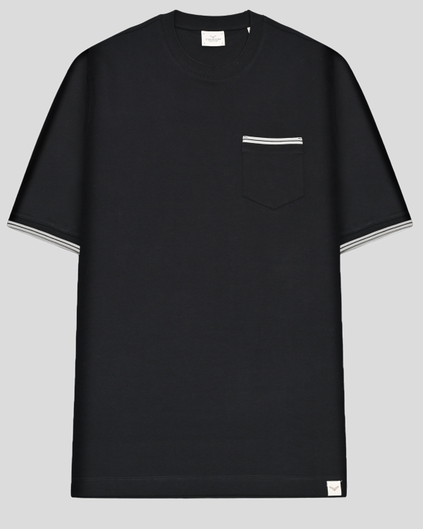 ЧЕРНА ТЕНИСКА ОВЪРСАЙЗ С ДЖОБ НА ГЪРДИ И КОНТРАСТНА ДЕСЕНАЦИЯ