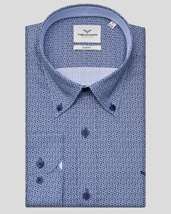 ДВУЦВЕТНА РИЗА С ЕФЕКТЕН ПРИНТ В ТЪМНОСИНЬО И БЯЛО ВТАЛЕН СИЛУЕТ