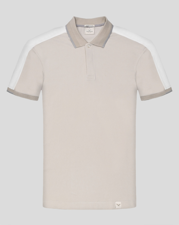 БЕЖОВА ТЕНИСКА С ПОЛО ЯКА И КОНТРАСТНА ДЕСЕНАЦИЯ ОТ PREMIUM ПАМУК 