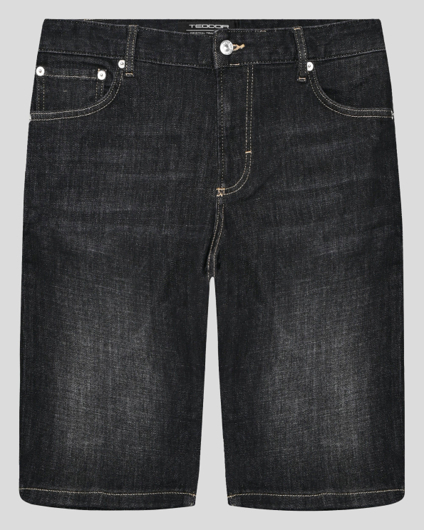 ЧЕРНИ ДЪНКОВИ БЕРМУДИ С КОНТРАСТНИ ШЕВОВЕ И РЕЛЕФНА ЛОГО ЕМБЛЕМА