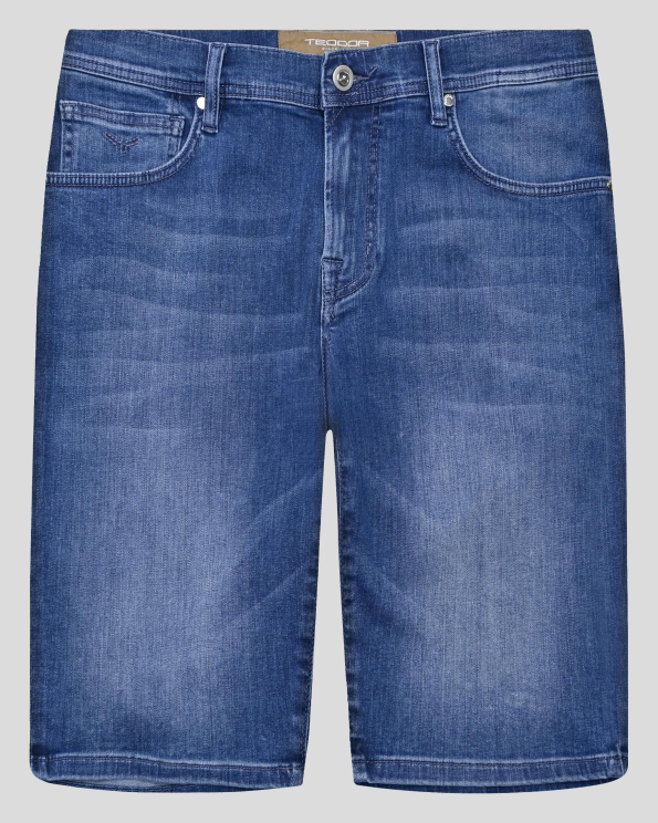 СИНИ ДЪНКОВИ БЕРМУДИ С КОНТРАСТНА КОЖЕНА ЕМБЛЕМА 