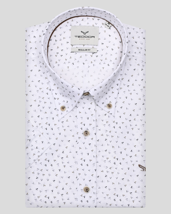 БЯЛА РИЗА С КЪС РЪКАВ В СИТЕН КОНТРАСТЕН ПРИНТ