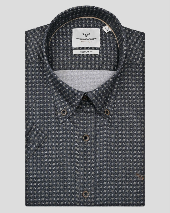 ТЪМНОСИВА РИЗА С КЪС РЪКАВ В СИТЕН КОНТРАСТЕН ДЕСЕН