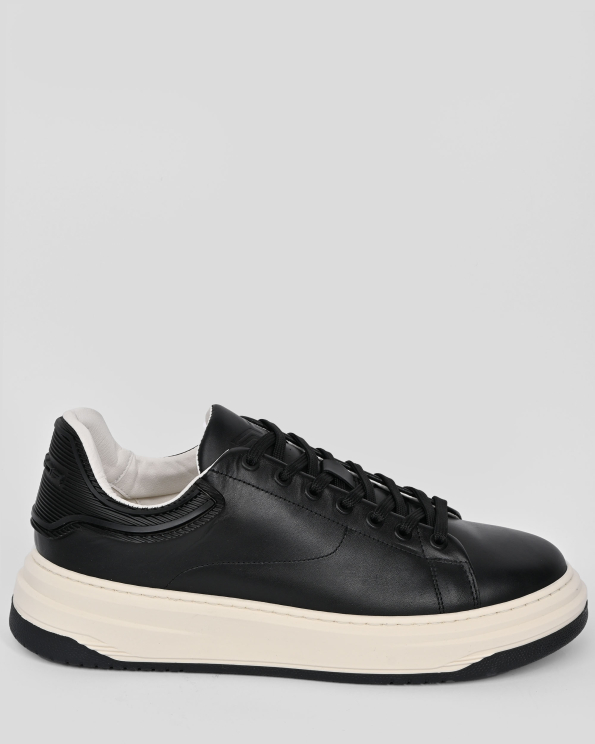 ЧЕРНИ СПОРТНИ ОБУВКИ ТИП КЕЦОВЕ С ГУМИРАНИ  ЕЛЕМЕНТИ И ЛОГО