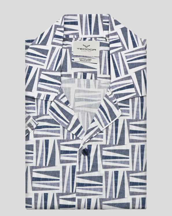 МНОГОЦВЕТНА РИЗА ТИП ХАВАЙСКА ОТ ПАМУК И ЛЕН В ГЕОМЕТРИЧЕН ПРИНТ