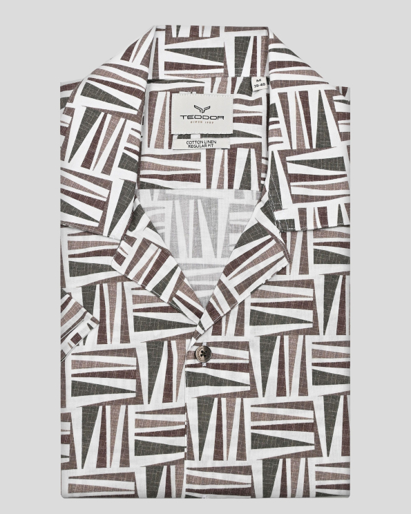 МНОГОЦВЕТНА РИЗА ТИП ХАВАЙСКА В ГЕОМЕТРИЧЕН ПРИНТ