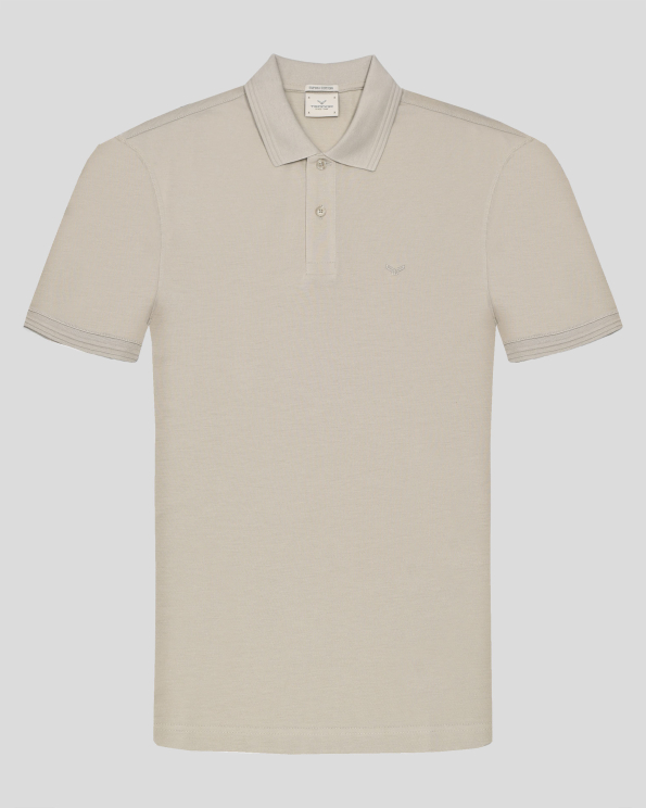  БЕЖОВА ПОЛО ТЕНИСКА В СИТНА СТРУКТУРА ОТ ВИСОКОКАЧЕСТВЕН ПАМУК SUPIMA