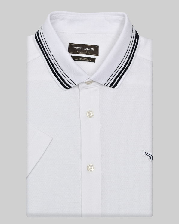 БЯЛА РИЗА С КЪС РЪКАВ ОТ ДВОЙНО МЕРСЕРИЗИРАНО СТРУКТУРНО  ТРИКО  