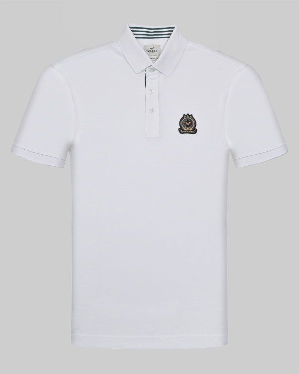 БЯЛА ПОЛО ТЕНИСКА ОТ PREMIUM ПАМУК С КОНТРАСТНА ЛОГО ЕМБЛЕМА  