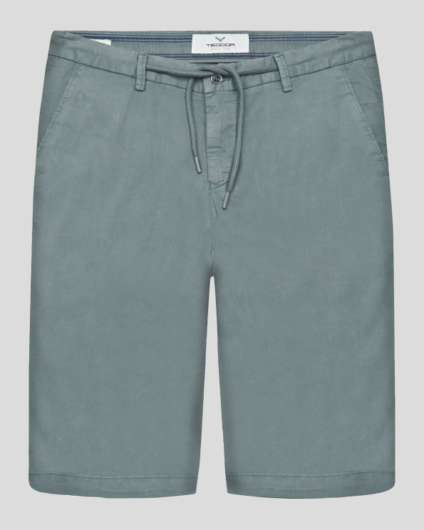 БЕРМУДИ С ВРЪЗКИ НА КОЛАНА И ДВОЙНИ ФИЛЕТКИ В ЦВЯТ МИНТ