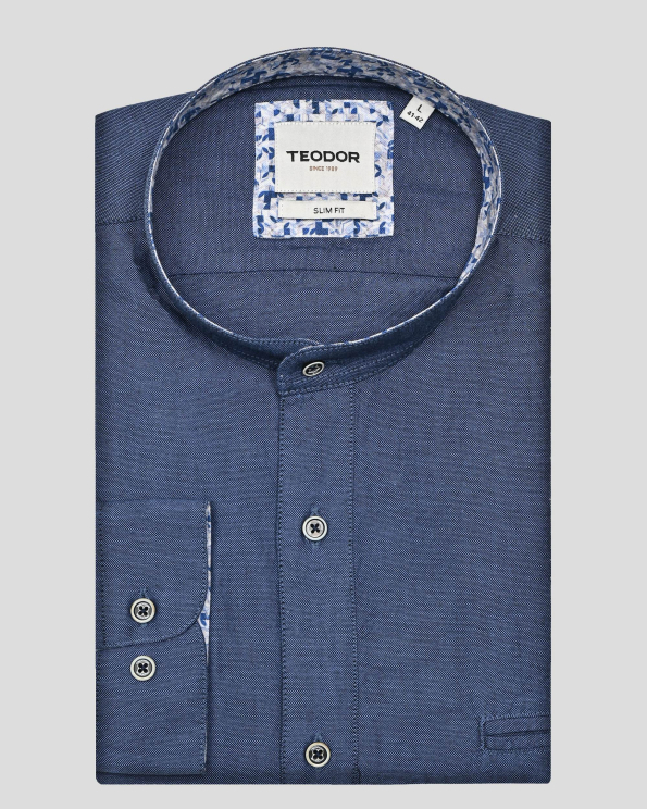 РИЗА С ПОПСКА ЯКА И НАВИВАЩИ СЕ РЪКАВИ В СРЕДНО СИН МЕЛАНЖ