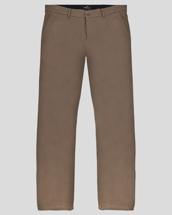 КАФЯВ ЧИНО ПАНТАЛОН С ЕДИНИЧНИ ФИЛЕТКИ И КОЖЕНА ЛОГО ЕМБЛЕМА 