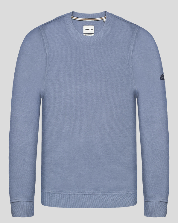 СИНЯ БЛУЗА ОТ ПАМУЧНА МАТЕРИЯ С ОБЛО ДЕКОЛТЕ И ЛОГО НА РЪКАВ 