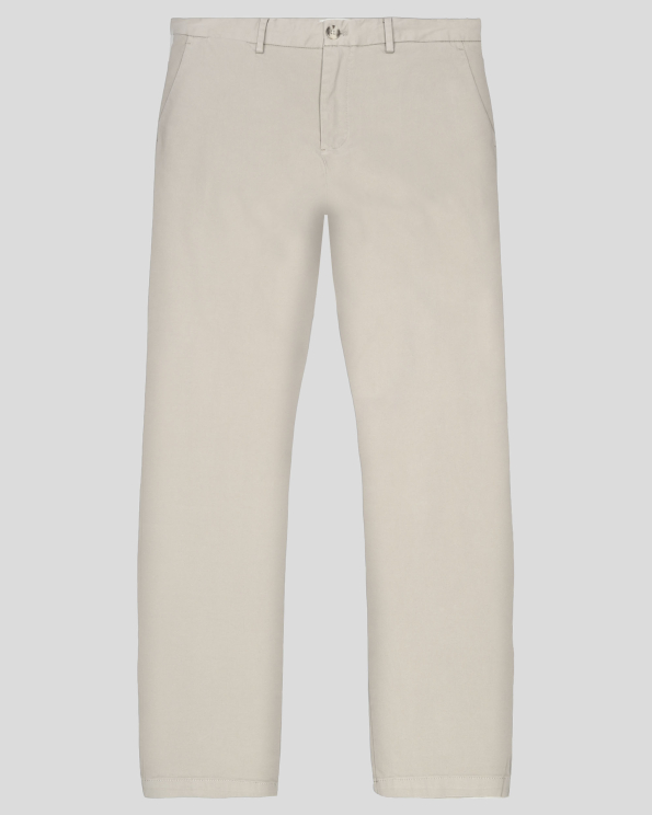 БЕЖОВ ЧИНО ПАНТАЛОН С МЕЛАНЖИРАНИ КОПЧЕТА И БРОДЕРИЯ ЛОГО