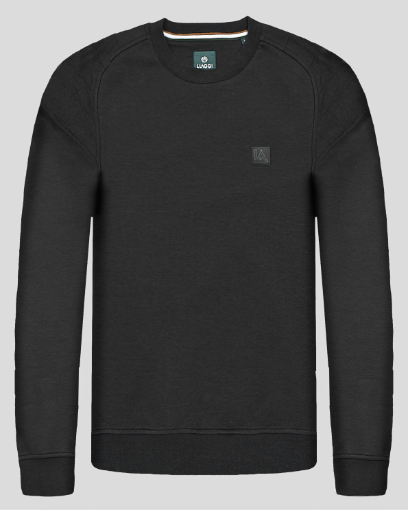 ЧЕРНА БЛУЗА СЪС ЗАОБЛЕНО РАМО И ГУМИРАНО ЛОГО