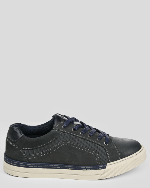 ТЪМНОСИНИ ОБУВКИ ОТ ГЛАДКА КОЖА И НАБУК С КОНТРАСТНИ ЕЛЕМЕНТИ И ЛОГО