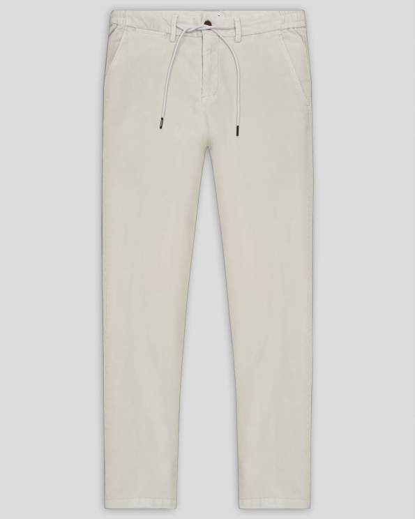 ЧИНО ПАНТАЛОН ОТ СИТНО ПАМУЧНО КАДИФЕ В ЦВЯТ ЕКРЮ