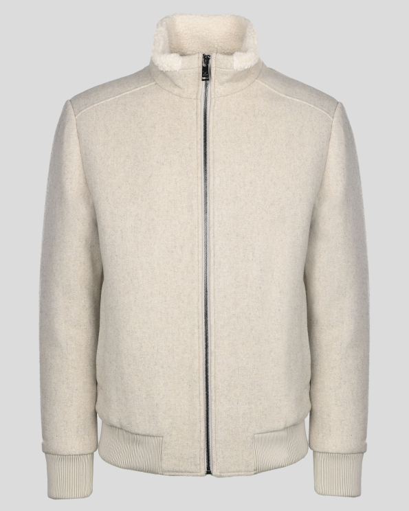 СВЕТЛОБЕЖОВО КЪСО ЯКЕ ТИП ПАЛТО СЪС СТРАНИЧНИ ДЖОБОВЕ И ЛОГО