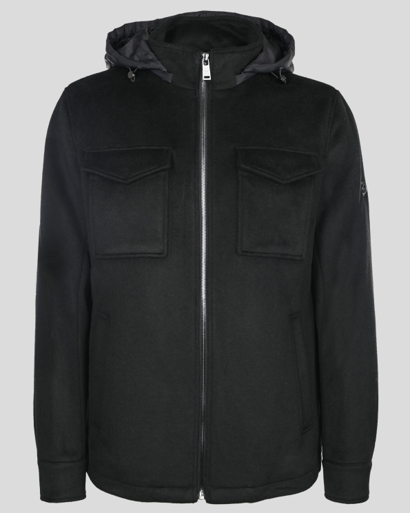 ЧЕРНО КЪСО ЯКЕ ТИП ПАЛТО С ПОДВИЖНА КАЧУЛКА И ДЖОБОВЕ НА ГЪРДИ