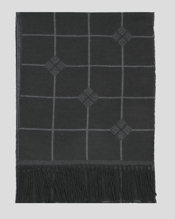 ЧЕРЕН ШАЛ НА КВАДРАТИ ОТ ВИСКОЗА С ДВЕ ЛИЦА