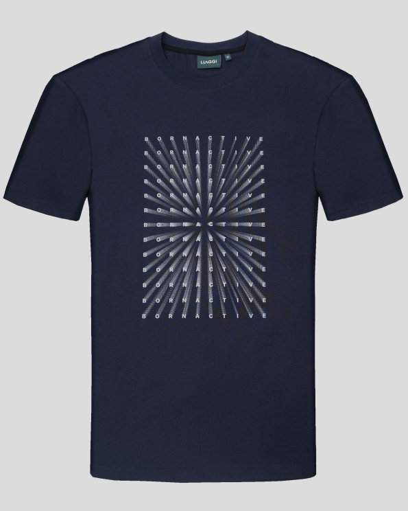 ТЪМНОСИНЯ ТЕНИСКА С ОБЛО ДЕКОЛТЕ И НАДПИС ПРИНТ