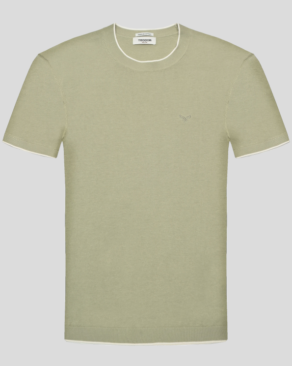 СВЕТЛОЗЕЛЕНА ПЛЕТЕНА ТЕНИСКА С КОНТРАСТНА ДЕСЕНАЦИЯ