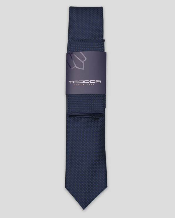 КОМПЛЕКТ ВРАТОВРЪЗКА И КЪРПА В ТЪМНОСИН ЦВЯТ