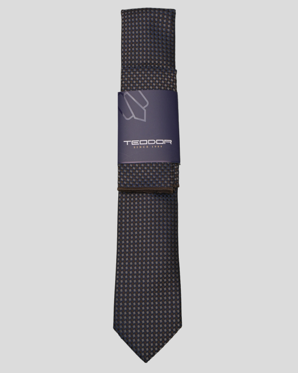 КАФЯВ КОМПЛЕКТ ВРАТОВРЪЗКА И КЪРПА В ДЕСЕН СИТНИ КВАДРАТИ