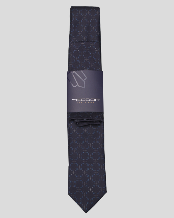 КОМПЛЕКТ ВРАТОВРЪЗКА И КЪРПА В ТЪМНОЛИЛАВ ЦВЯТ