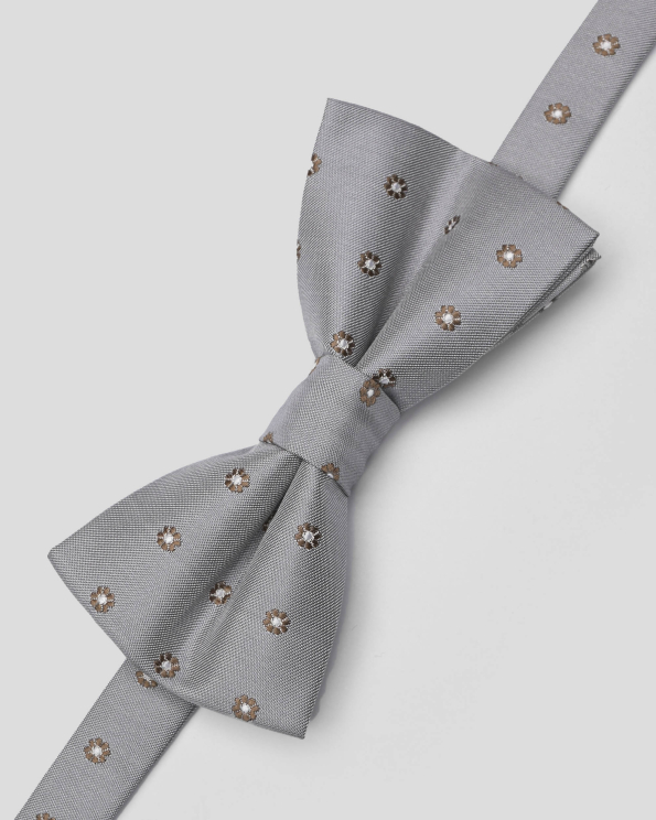 СВЕТЛОСИВА ПАПИЙОНКА С КОНТРАСТНА БРОДЕРИЯ