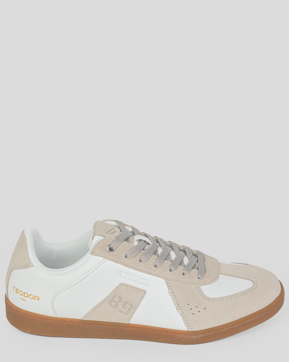 БЕЛИ СПОРТНИ ОБУВКИ ТИП КЕЦОВЕ С ЛОГО ПЕЧАТ