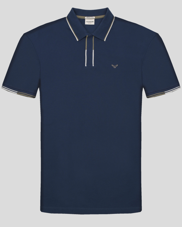 ТЪМНОСИНЯ ТЕНИСКА С ПОЛО ЯКА И КОНТРАСТНА ДЕСЕНАЦИЯ