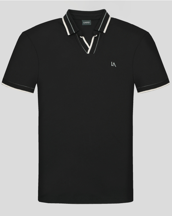 ЧЕРНА ТЕНИСКА С ПОЛО ЯКА И V-ОБРАЗНО ДЕКОЛТЕ 