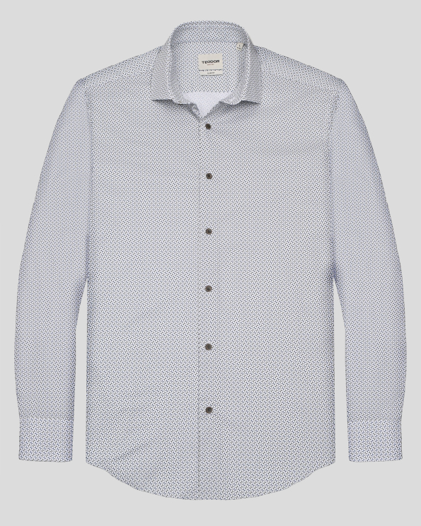 БЯЛА ВТАЛЕНА РИЗА С ДВУЦВЕТЕН ФИГУРАЛЕН ПРИНТ 