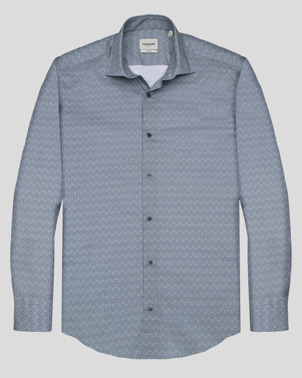 СВЕТЛОСИНЯ ВТАЛЕНА РИЗА ОТ 100% ПАМУК С ГЕОМЕТРИЧЕН ДЕСЕН