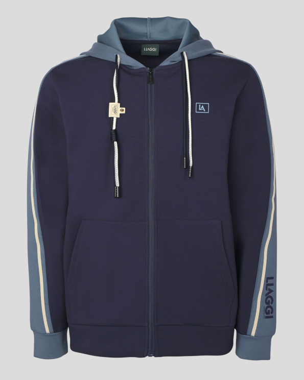 ТЪМНОСИН СУИТШЪРТ С КАЧУЛКА С ПРЕДНИ ДЖОБОВЕ И ГУМИРАНО ЛОГО