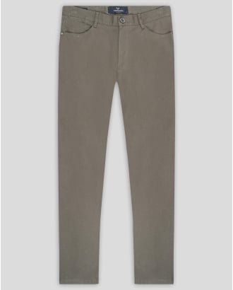 ЗЕЛЕН ПАНТАЛОН ОТ СТРУКТУРНА ПАНАМА С ЕФЕКТНО СРЯЗВАНЕ НА ЗАДЕН ДЖОБ