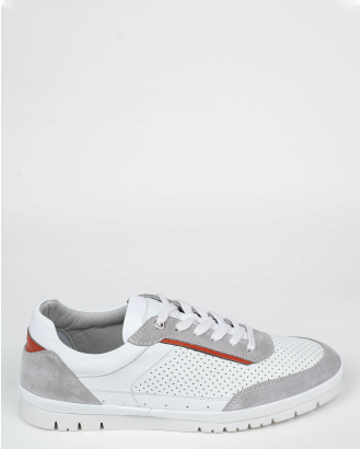 БЕЛИ КОМБИНИРАНИ ОБУВКИ С ПЕРФОРАЦИИ И ЛОГО