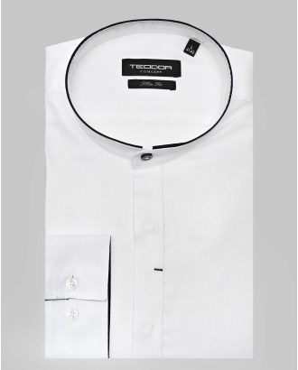 БЯЛА РИЗА С ПОПСКА ЯКА И КОНТРАСТНА ГАРНИТУРА