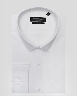 БЯЛА ВТАЛЕНА РИЗА ОТ БАМБУК И ТЕХНОЛОГИЧЕН ТЕКСТИЛ С ПРАВ МАНШЕТ