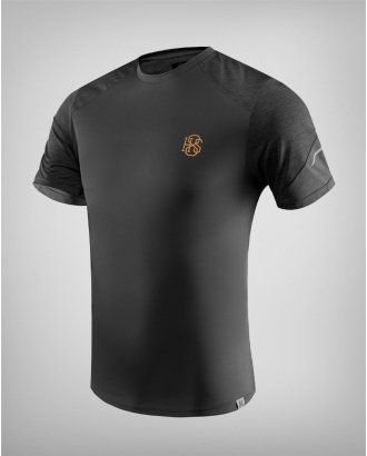 ЧЕРНА ТЕНИСКА С ОБЛО ДЕКОЛТЕ И ПРИНТ ЛОГО H8S