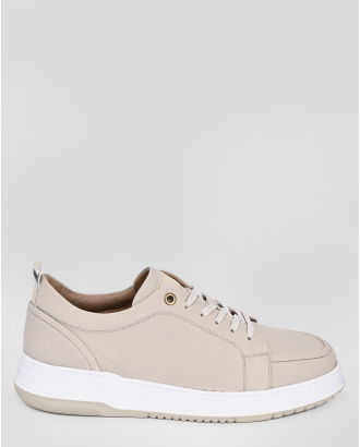 БЕЖОВИ СПОРТНИ ОБУВКИ ТИП КЕЦОВЕ  ОТ ШАГРЕНИРАНА КОЖА С ЛОГО 