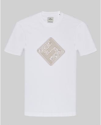 БЯЛА ТЕНИСКА С КОНТРАСТЕН ЛОГО ПРИНТ И БРОДЕРИЯ  ВЪВ ФОРМА НА РОМБ