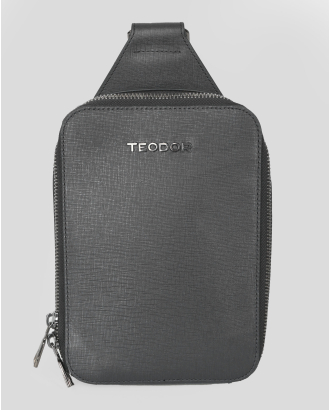 МАЛКА ЧАНТА ЗА ПРЕЗ РАМО ОТ ЕСТЕСТВЕНА КОЖА С МЕТАЛНО ЛОГО